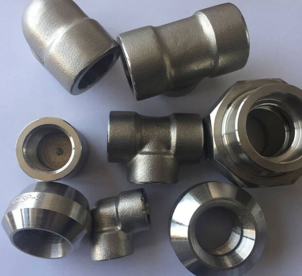 Alloy Steel F22 Threaded Fittings